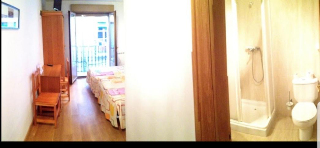 Hostal La Plaza Puente La Reina Ngoại thất bức ảnh