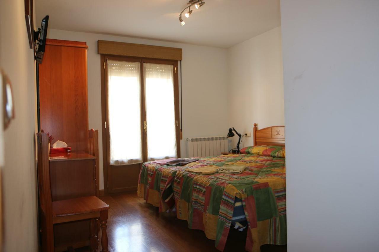 Hostal La Plaza Puente La Reina Ngoại thất bức ảnh